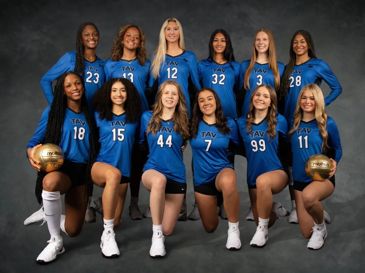 TAV 16-Black yun team photo