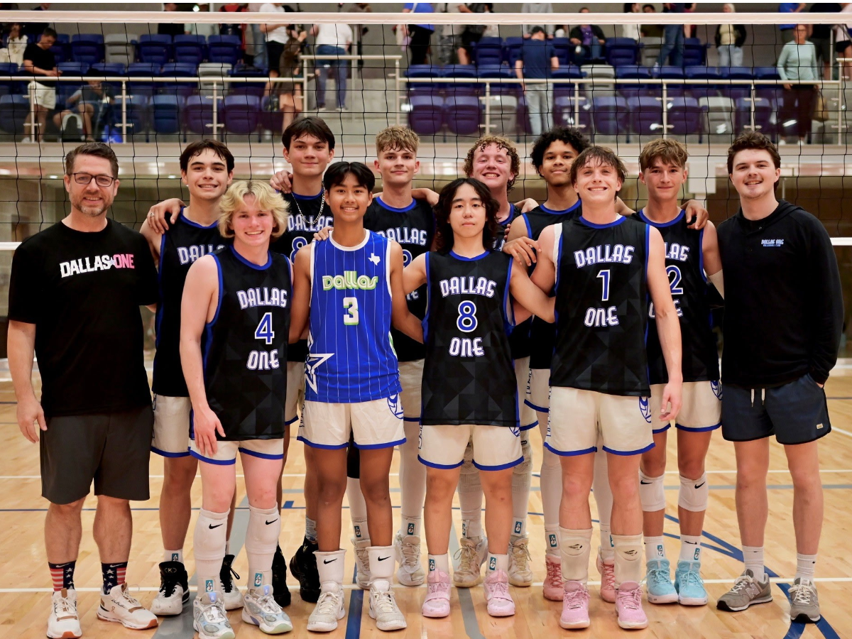 DallasOne 16-Black team photo